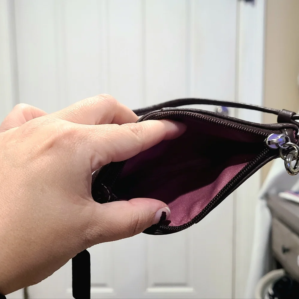 Coach wristlet - Picture 2 of 4